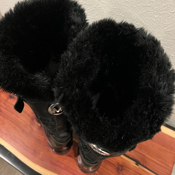 Michael Kors Snow/Rain Boot - Picture 7 of 9